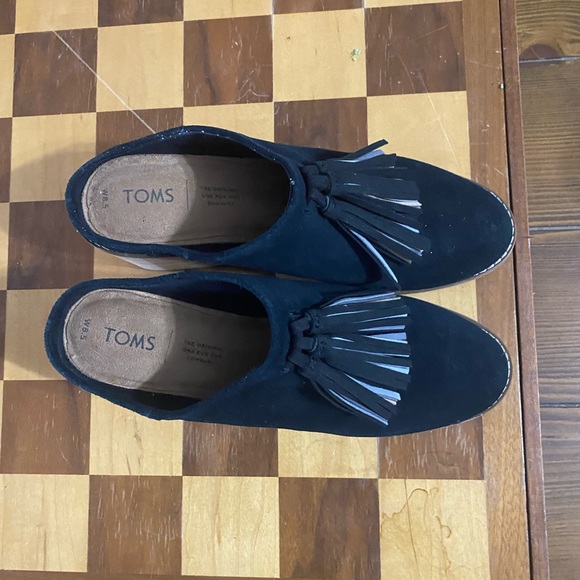 Tom’s black suede slides - Picture 3 of 6